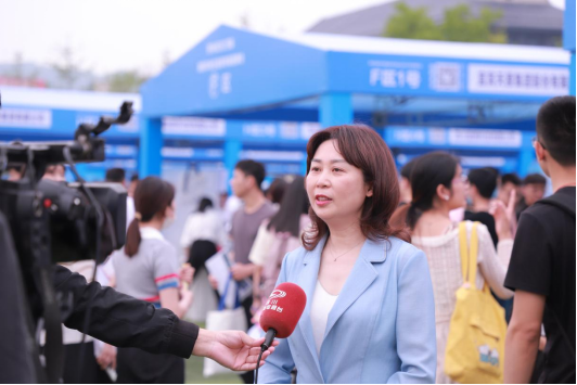230515參加四川省2023屆高校畢業(yè)生宜賓專場招聘會(huì)489.png